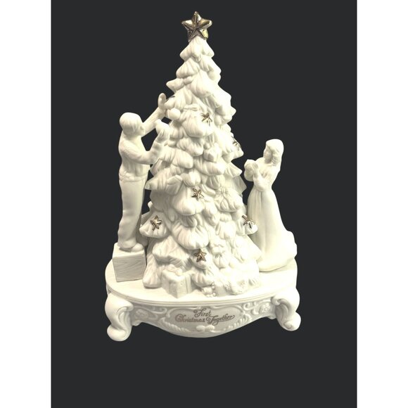 Lenox First Christmas Together Wind Up Musical Tree Couple Figurine 9.5" - Picture 6 of 6